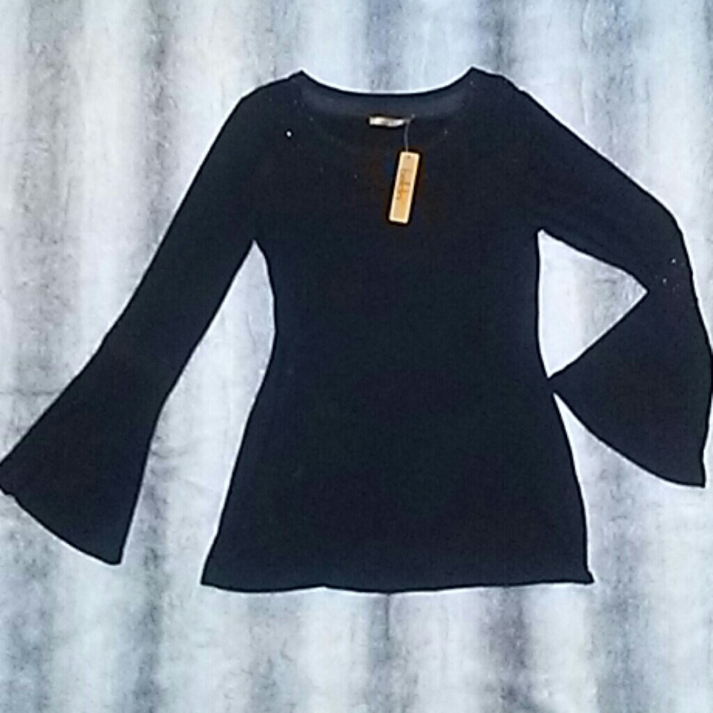 Bell sleeve Belldini blouse